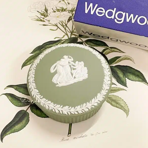 wedgwood古董珠寶盒（附盒）